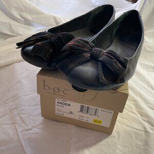 B.O.C. Black Leather Flats with Velvet Bows (Size 11)